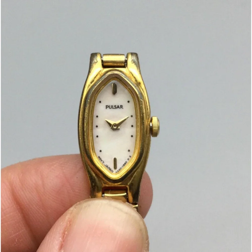 Pulsar Women's Gold Tone Oval MOP Dial Watch V220-6380 New Battery 5.5